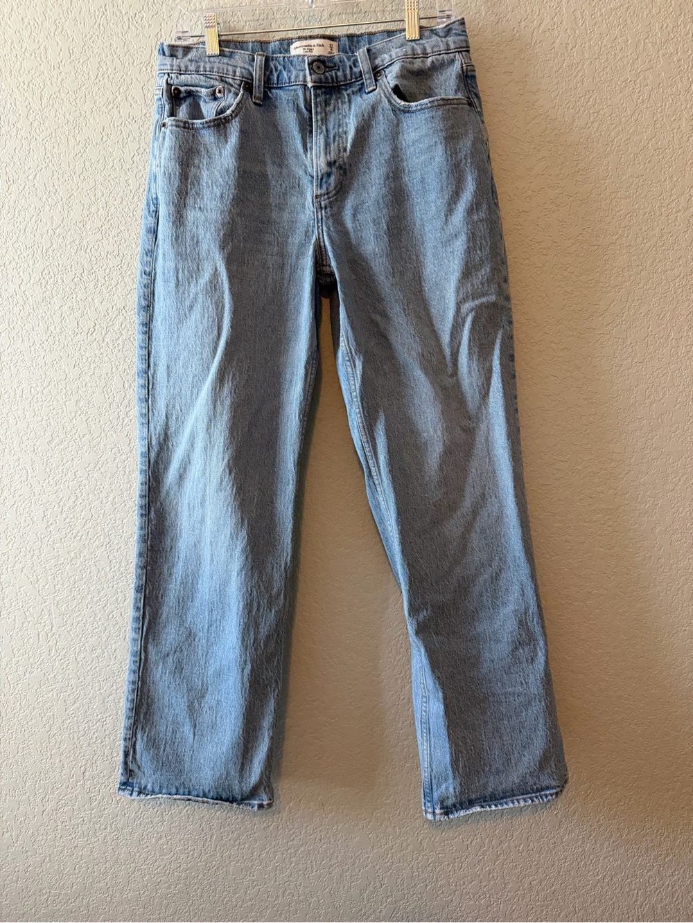 ABERCROMBIE LOW RISE BAGGY JEAN SIZE 4R